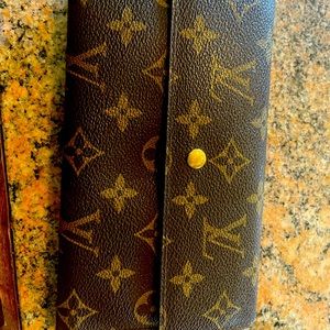 Discontinued Louis Vuitton wallet